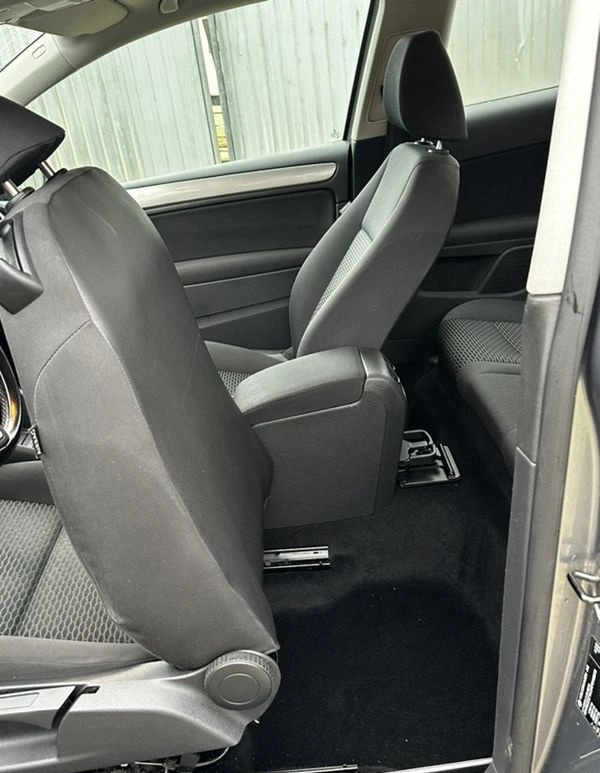Volkswagen Golf cena 22900 przebieg: 202000, rok produkcji 2009 z Słupsk małe 781